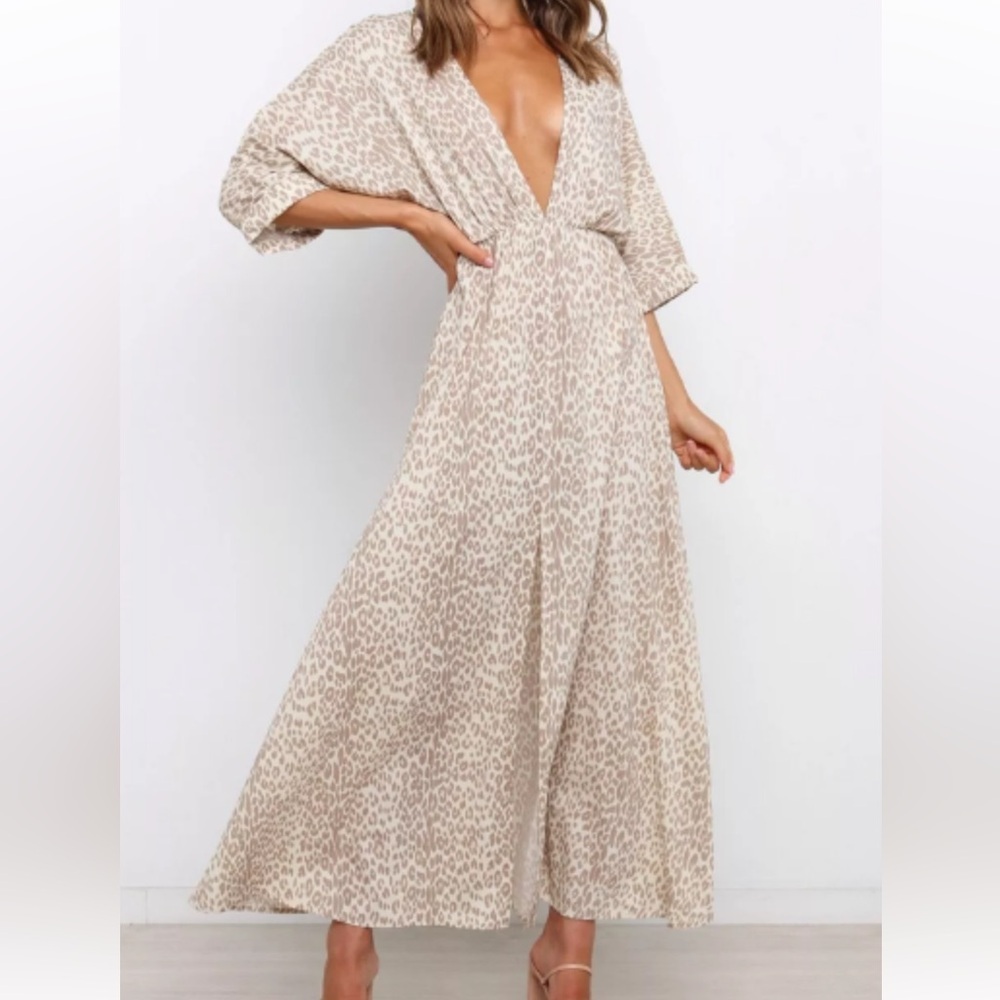 Chic Girl and the Sun Women’s Beige Leopard Print Plunge Maxi Dress size M